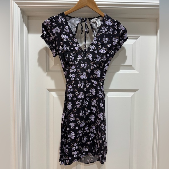 RSQ Floral Open Back Short Dress - BLACK Size XXS - Picture 3 of 11